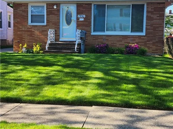 27061 Shoreview Ave, Euclid, OH 44132