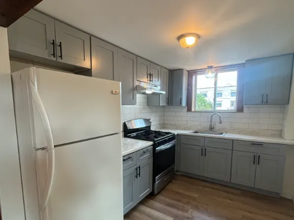 90 Montaup St, 90 Montaup St APT 1, Fall River, MA 02724