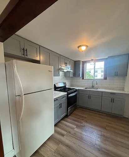 90 Montaup St Photo 1