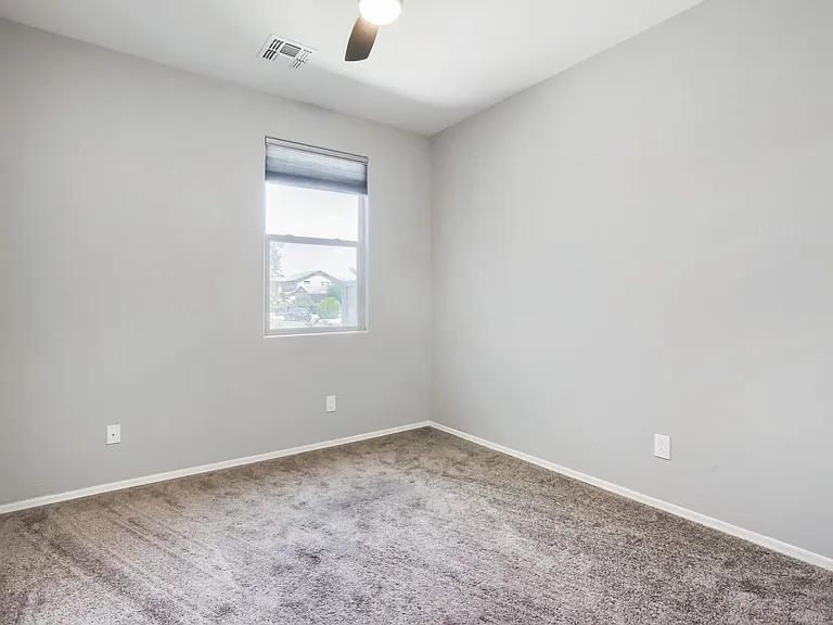 8404 N 62nd Dr — Photo 7