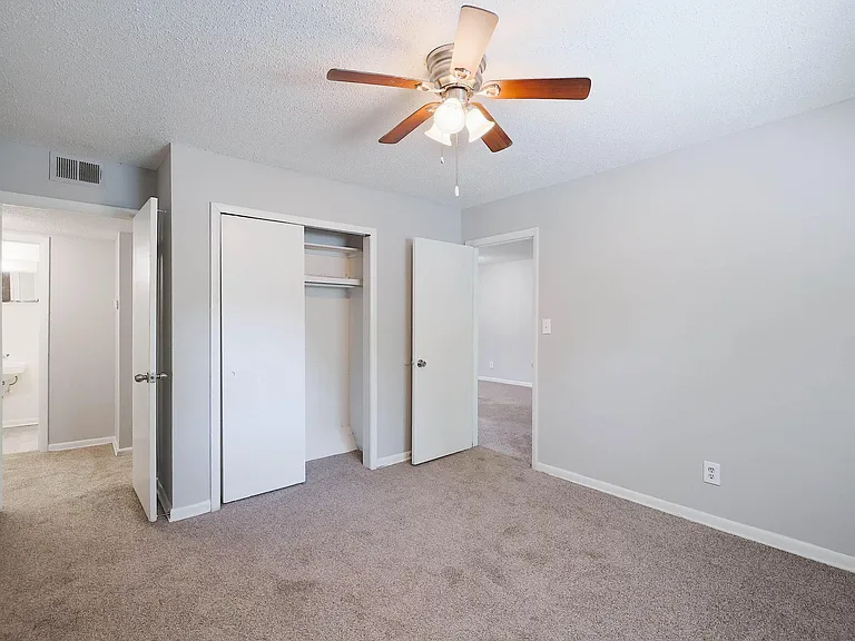 Hampton Hall | Comfort, Convenience, & Community All In One — Photo 307