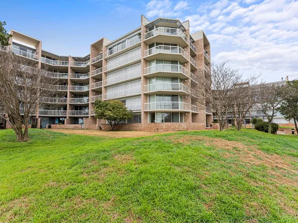 1012 Guadalupe St S, Kerrville, TX 78028