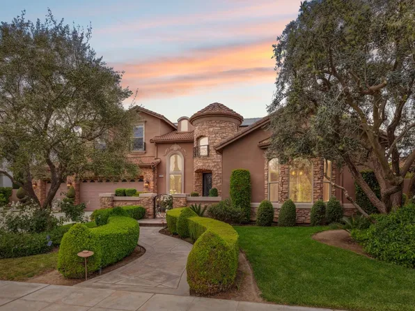 4918 W Bluff Ave, Fresno, CA 93722