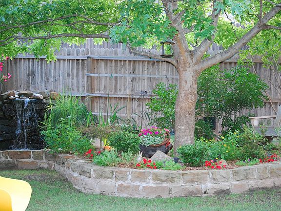 Very Calming, Well Shaded Back Yard