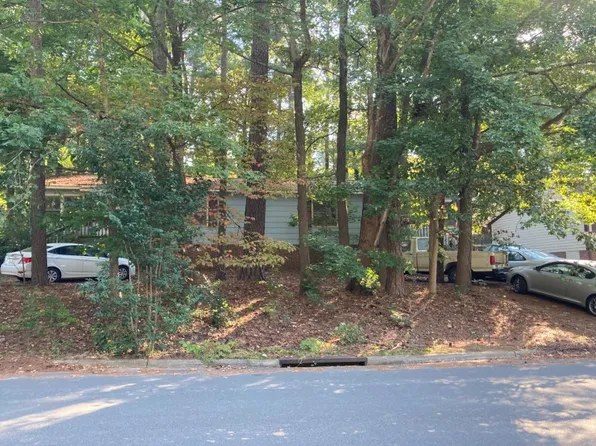 829 Barringer Dr, Raleigh, NC 27606