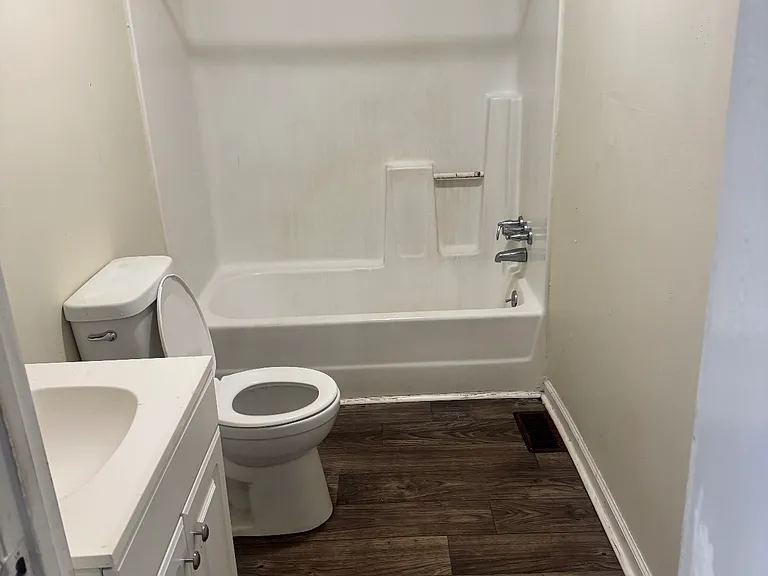 109 Holly Dr #1 — Photo 2