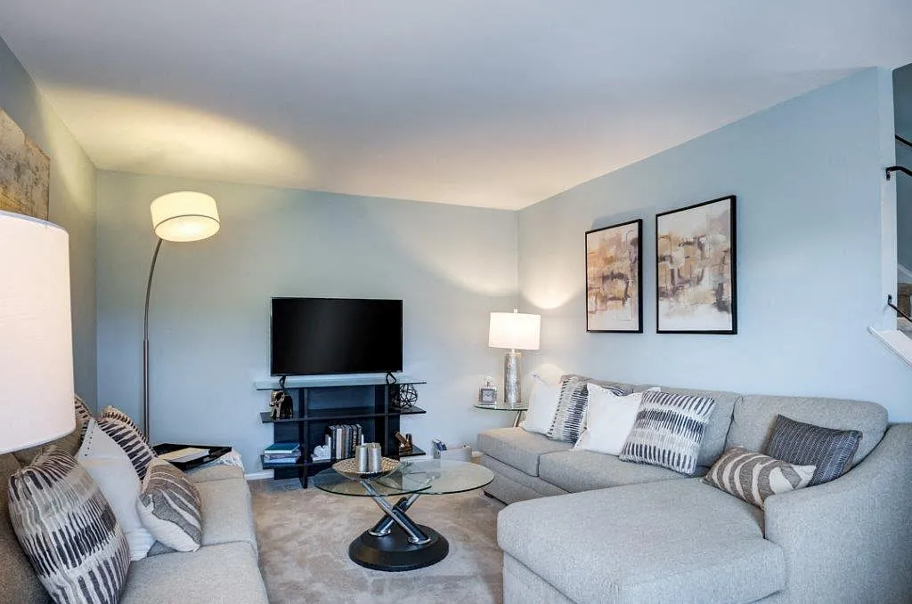 Montgomery Woods Townhomes — Photo 4