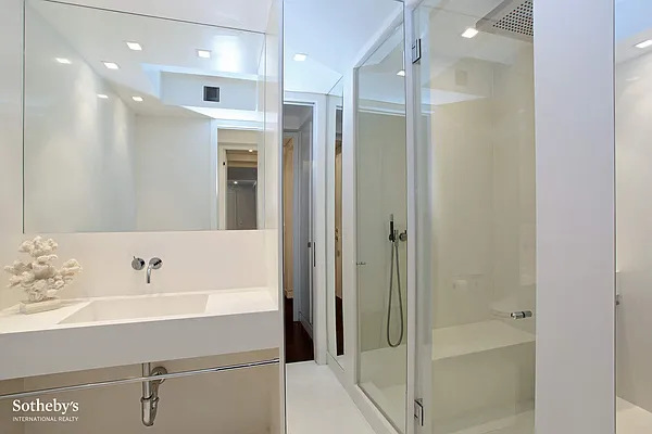 Sold by Sotheby's International Realty | media 23