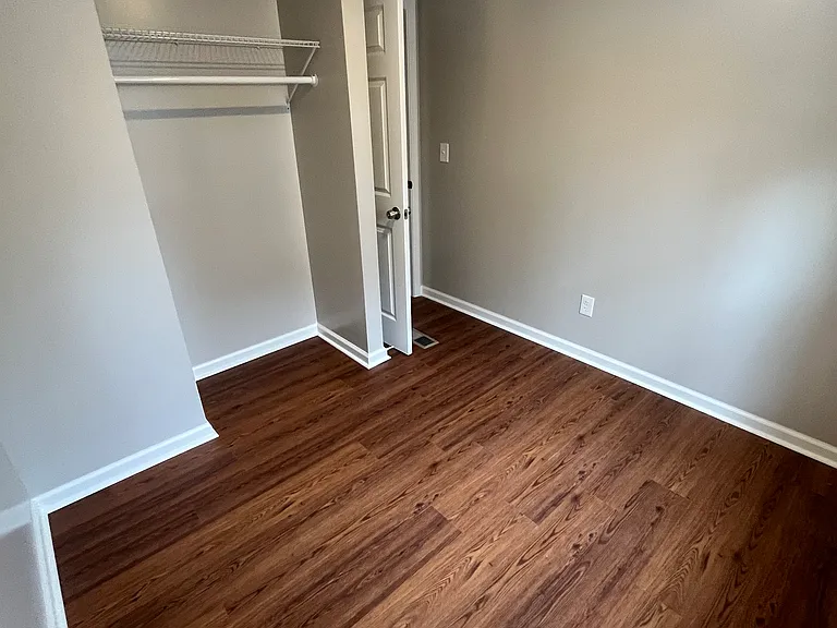 10 Brook Ln — Photo 14