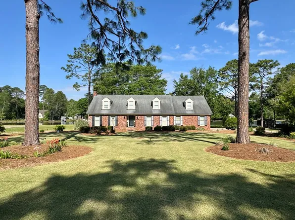 6004 Lake Shore Dr, Tifton, GA 31794