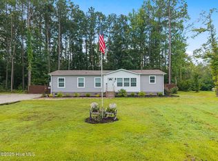 546 Pond Rd, Rocky Point, NC 28457