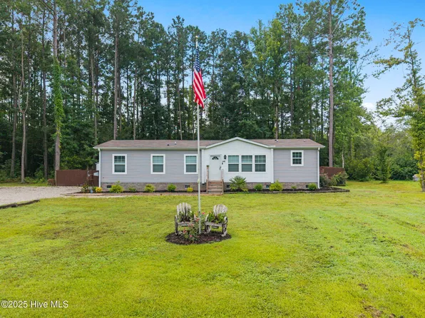 546 Pond Road, Rocky Point, NC 28457