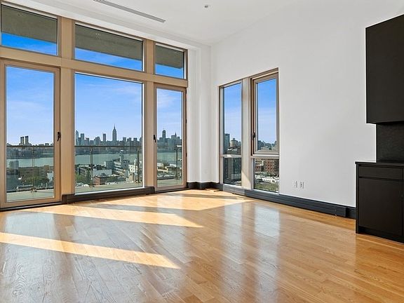 4th image of 144 N 8th St APT 12C