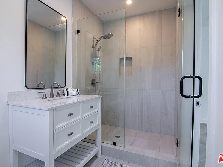508 N Canon Dr — Photo 26