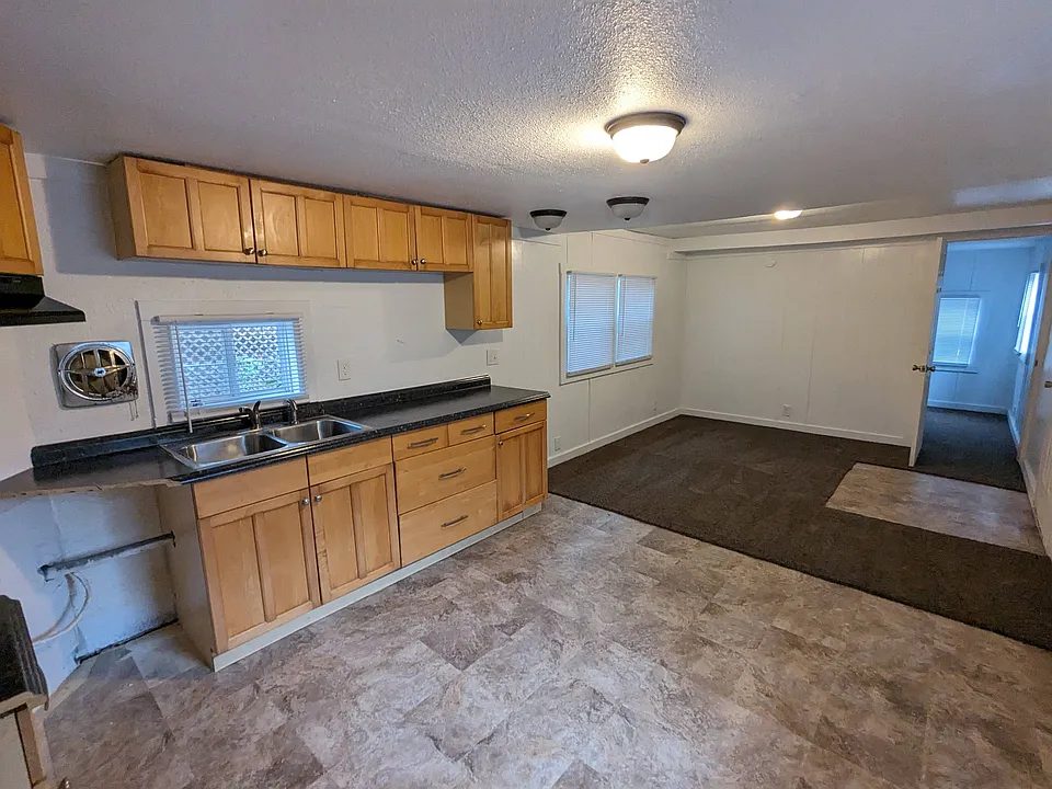 187 Thunderbird Dr