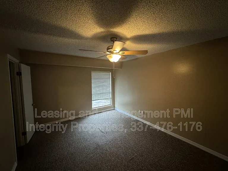 44 Phlox Dr — Photo 3