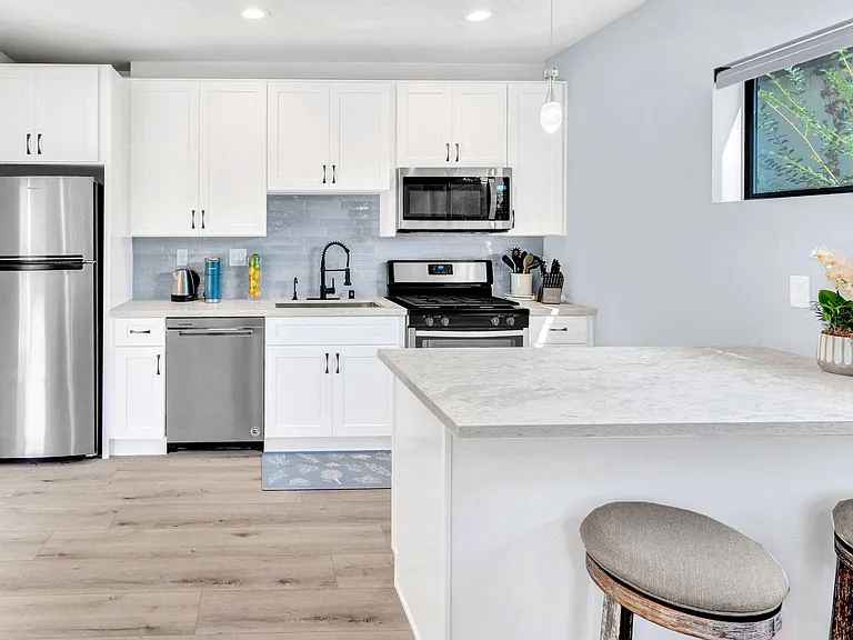 2108 S Pelham Ave — Photo 3