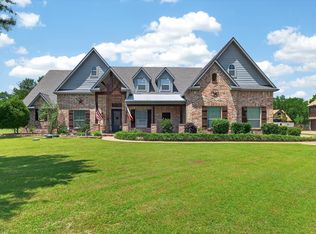 657 Hidden Lakes Blvd, Gunter, TX 75058