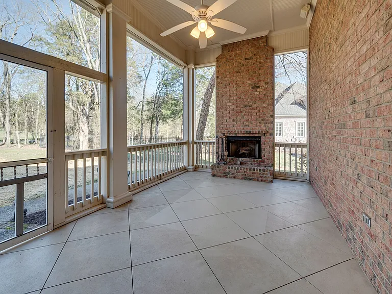 1449 Willowbrooke Cir — Photo 50
