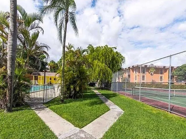 9417 SW 76th St — Photo 23