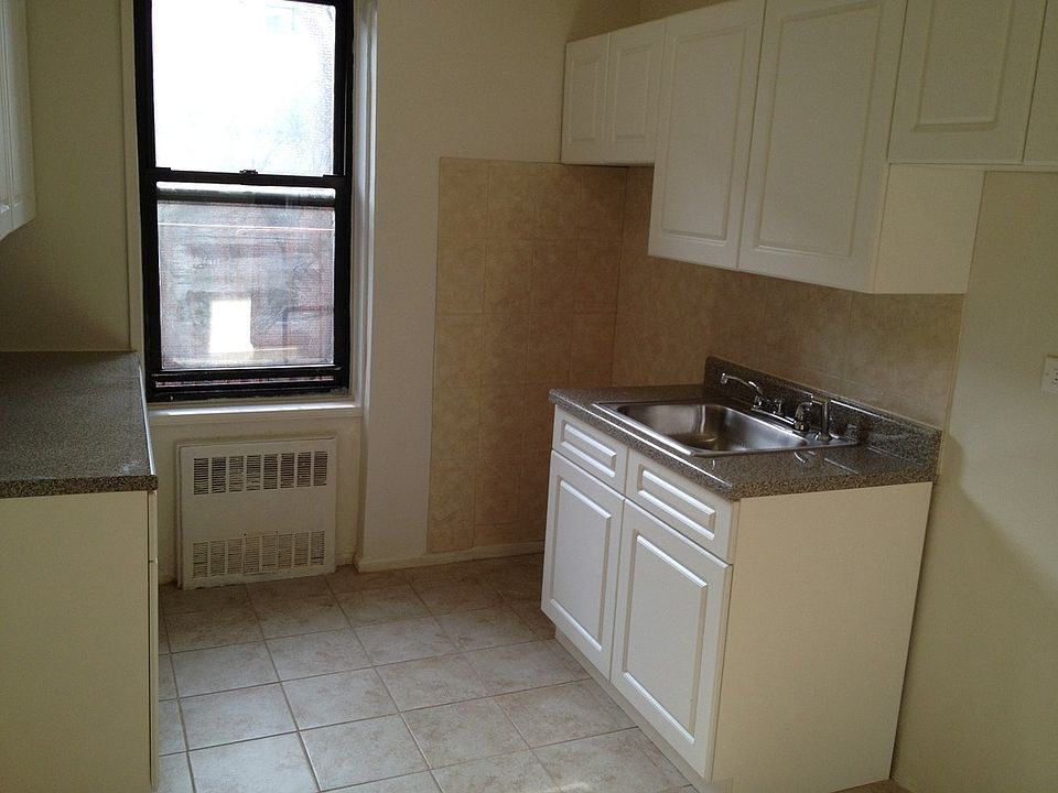 2nd image of 5125 Van Kleeck St APT 4J