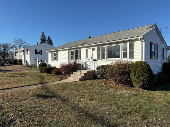 257 E View Ave, Cranston, RI 02920