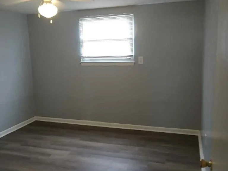 4900-4903 Saddlebrook Ln — Photo 12