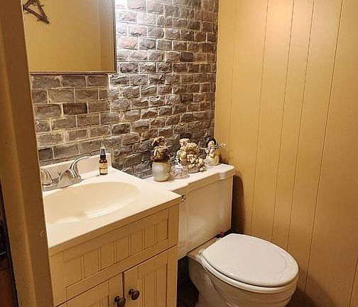 5th image of 102 Bridgeton Rd