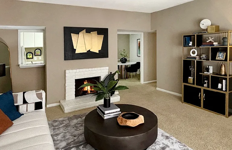 Woodlake Oaks Apartments — Photo 32