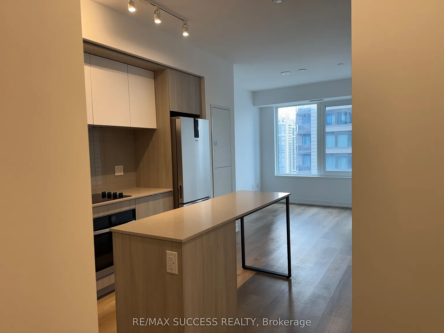 2 bed, $2,600 — Photo 2
