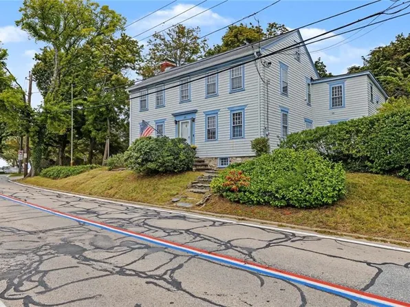 132 Hope St, Bristol, RI 02809