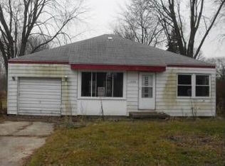 1463 Houlihan Rd, Saginaw, MI 48601