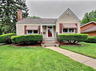 8505 Oakwood Ave, Munster, IN 46321