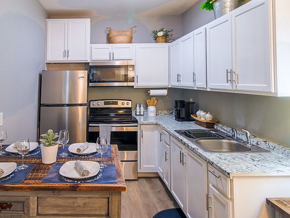 2nd image of 1200 Canyon Ridge Dr #1