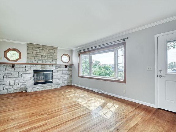 4th image of 4650 Emerson Rd