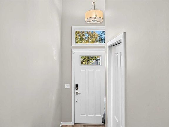 5th image of 638 NE Copperpond Blvd SE