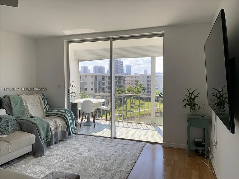2851 Leonard Dr #J603 — Photo 3