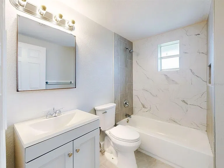1103 Washington St — Photo 20