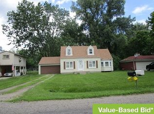 21726 8 1/2 Mile Rd, Southfield, MI 48075