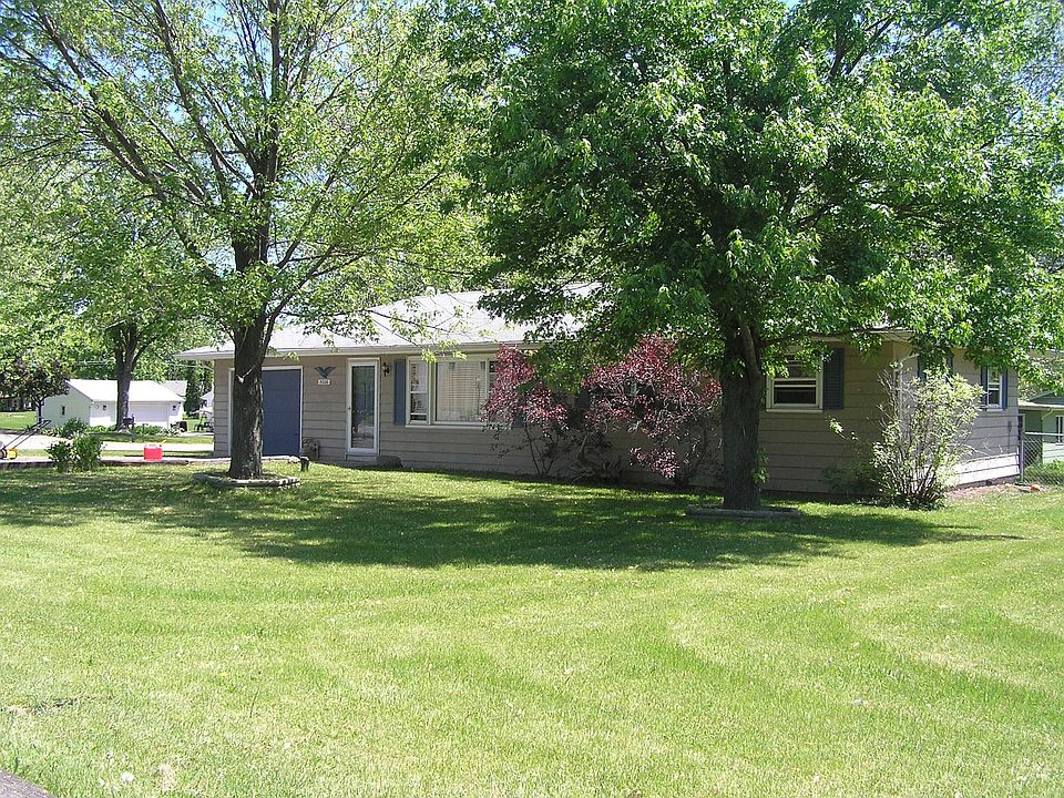 1st image of 2102 Woodmere Cir
