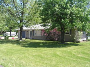2102 Woodmere Cir, Valparaiso, IN 46383