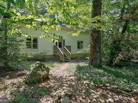 5th image of 2721 Poplar Ln