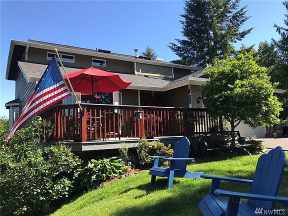 How about morning coffee on the front deck? Soak in your vitamin D while you're here!