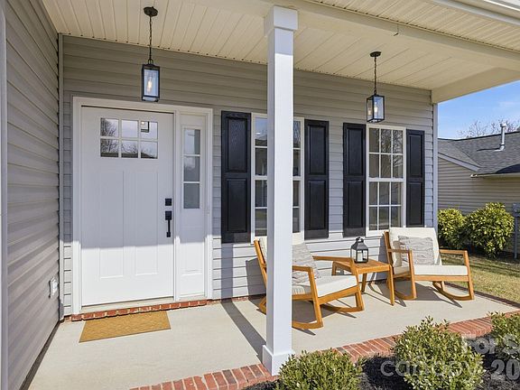 3rd image of 171 Kristens Court Dr