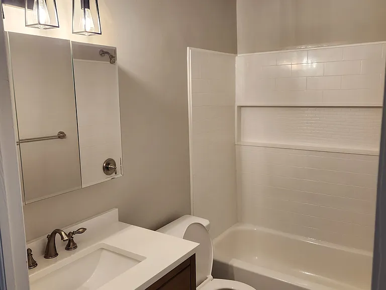 211 Front St #7 — Photo 3