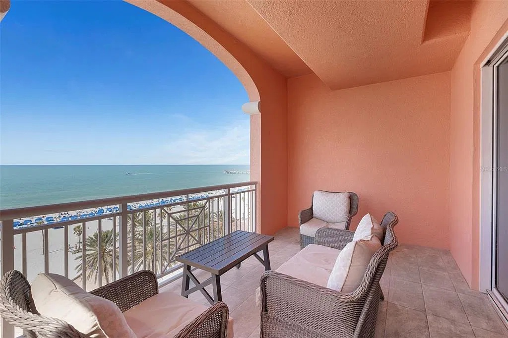 4 bed, 5.0 bath, 4439 sqft, $20,000 — Photo 4