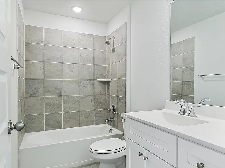 3011 Hobbs Ln — Photo 18