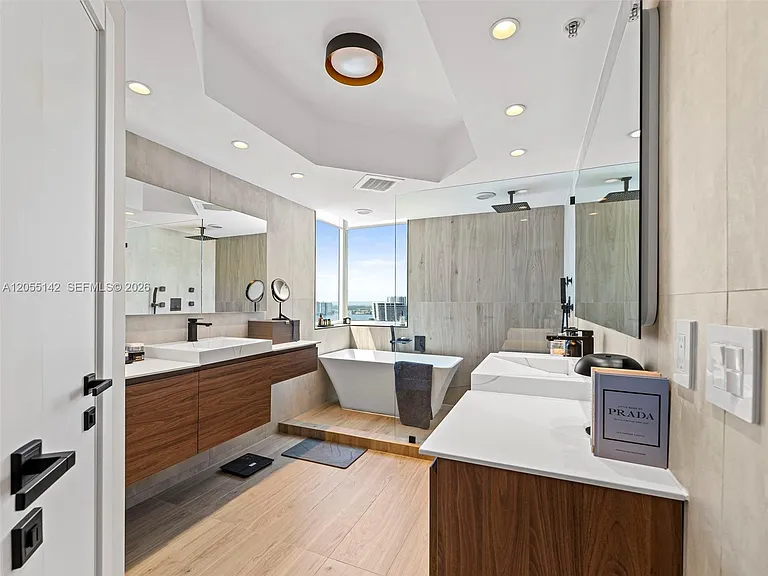 19400 Turnberry Way #1911 — Photo 22