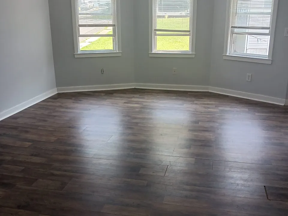 Living room (angle 1)