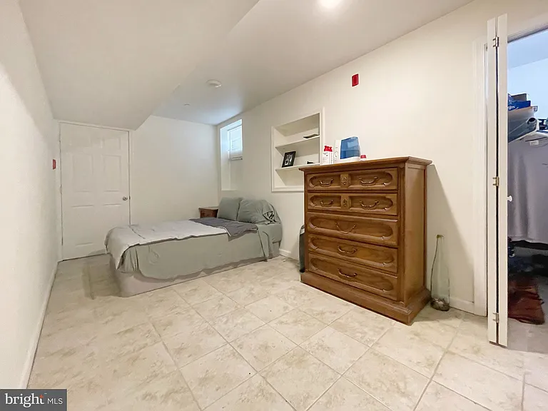 1131 Green St #1 — Photo 19